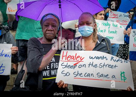 29 juillet 2024. Boston, Massachusetts. Les défenseurs et les familles se sont réunis lundi pour exhorter les législateurs à prendre des mesures pour les familles sans abri dans le Massachusetts. Le Ri Banque D'Images