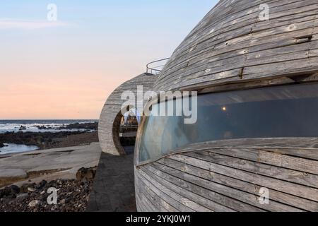 Sur l'île de Pico, Açores se trouve le bar Cella, doté d'une architecture impressionnante. Banque D'Images