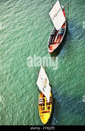 Bateaux rabelo amarrés sur la rivière Duoro, Porto, Porto, Portugal Banque D'Images