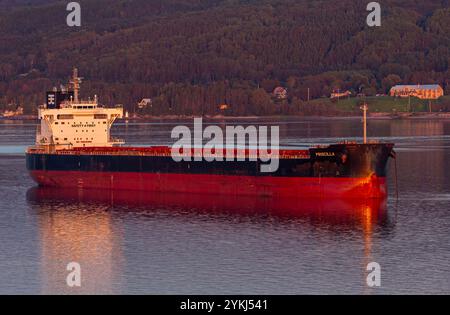 Cargo, rivière Saguenay, la Baie, Saguenay, Québec, Canada Banque D'Images