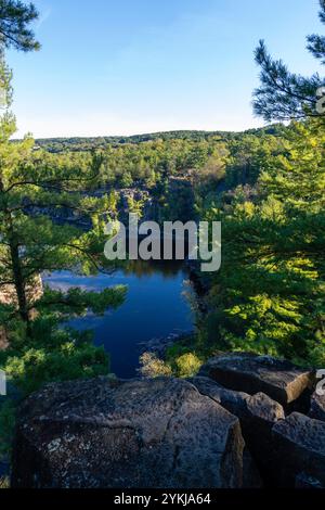 Dalles de la rivière Croix. Photographie du matin prise à Interstate State Park, près de Croix Falls, Wisconsin, USA. Banque D'Images