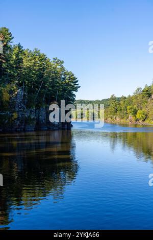 Dalles de la rivière Croix. Photographie du matin prise à Interstate State Park, près de Croix Falls, Wisconsin, USA. Banque D'Images