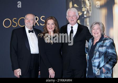 Los Angeles, États-Unis. 17, novembre 2024. De gauche à droite, Michael G. Wilson, Barbara Broccoli, Richard Curtis, Juliet Taylor aux Prix des gouverneurs 2024. Crédit : Kathy Hutchins / Alamy Live News Banque D'Images