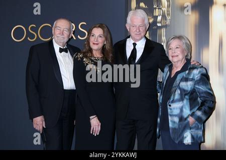 Los Angeles, États-Unis. 17, novembre 2024. De gauche à droite, Michael G. Wilson, Barbara Broccoli, Richard Curtis, Juliet Taylor aux Prix des gouverneurs 2024. Crédit : Kathy Hutchins / Alamy Live News Banque D'Images