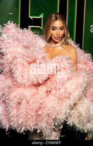 LONDRES, ANGLETERRE - 18 NOVEMBRE : Munroe Bergdorf assiste à la première britannique de 'Wicked : part One' au Royal Festival Hall le 18 novembre 2024 à Londres, Angleterre. (Crédit : lounisPhotography / Alamy Live News) Banque D'Images