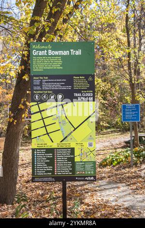 Bienvenue au panneau Grant Bowman Trail dans le parc Heatherington sur Talbot Trail à Wheatley, Ontario, Canada Banque D'Images