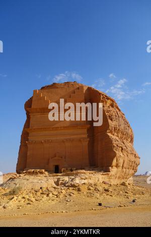 Ancienne tombe nabatéenne de Qasir AlFarid (tombe de Lihyan fils de Kuza), site archéologique de Hegra (al-Hijr / Madā ͐ in Ṣāliḥ), dans le désert près d'Al Ula, Banque D'Images