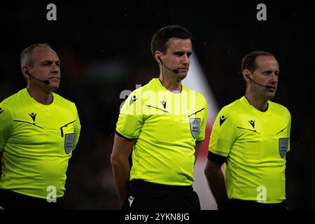 LONDRES, ANGLETERRE - 17 NOVEMBRE : arbitre Erik Lambrechts lors du match UEFA Nations League 2024/25 League B Group B2 entre l'Angleterre et la République de Banque D'Images