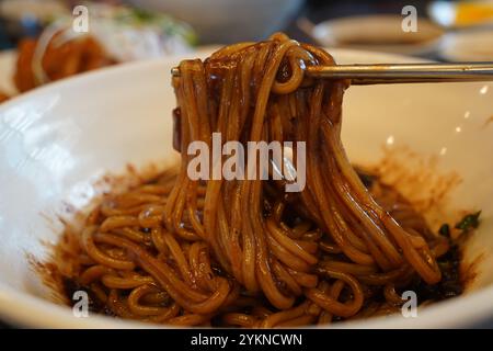 Jajangmyeon, le plat chinois représentatif de la Corée Banque D'Images