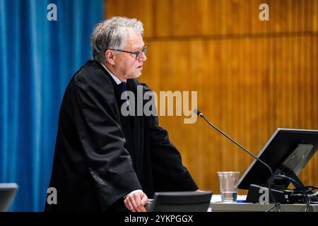 Tyristrand 20241119. Défend Øystein Storrvik lors du premier jour du traitement par le tribunal de district de Ringerike, Asker et Bærum de la demande de libération conditionnelle d'Anders Behring Breivik. Le procès a lieu à la prison de Ringerike. Anders Behring Breivik a été condamné à 21 ans de prison, avec une peine minimale de 10 ans, pour les attentats terroristes perpétrés contre Oslo et Utøya le 22 juillet 2011. 77 personnes ont perdu la vie dans ces attaques. Photo : Beate Oma Dahle / PISCINE / NTB Banque D'Images