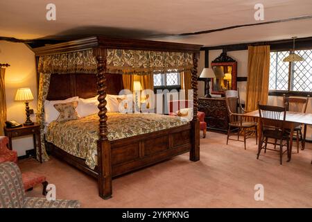 Royaume-Uni, Angleterre, West Sussex, Midhurst, South Street, Spread Eagle Hotel, chambre de la suite Queen Elizabeth Banque D'Images