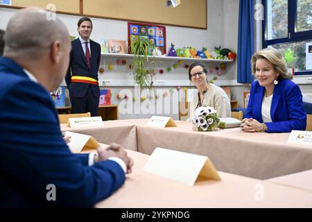 Gand, Belgique. 19 novembre 2024. La reine Mathilde de Belgique photographiée lors d’une visite à l’école primaire Desire Van Monckhoven à Gand, mardi 19 novembre 2024. Cette semaine, l’école accueille le DITO vzw, une organisation qui, entre autres, permet aux personnes handicapées de lire à haute voix dans les écoles. BELGA PHOTO DIRK WAEM crédit : Belga News Agency/Alamy Live News Banque D'Images