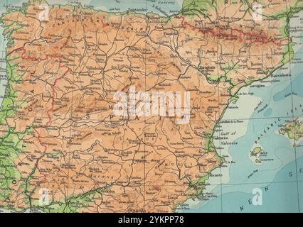 Une carte géographique vintage du milieu du XXe siècle montrant l'Espagne. Banque D'Images
