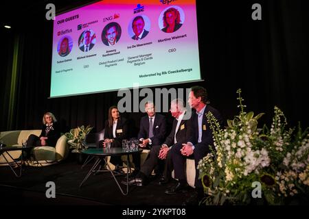 A L'ATTENTION DES RÉDACTEURS - COUVERTURE DEMANDÉE À BELGA PAR EPI - UTILISATION ÉDITORIALE UNIQUEMENT - responsable des paiements Belfius Turkan Goktas, BNP Paribas Fortis CEO Michael Anseeuw, General Manager Payments and Cards KBC Belgium Ivo de Meersman et Global Product Lead Payments ING Amaury Vanthournout photographiés lors du lancement de Wero, la nouvelle solution de paiement numérique de l'Initiative européenne (EPI), à Tour & taxis, Bruxelles, mardi 19 novembre 2024. Les clients pourront envoyer et recevoir de l’argent par le biais de paiements instantanés de compte à compte en moins de 10 secondes, via leur application bancaire et le Wer Banque D'Images