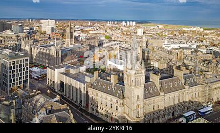 Aberdeen Écosse vue sur Castle Street et le bâtiment Town House et la Tour de l'horloge Banque D'Images