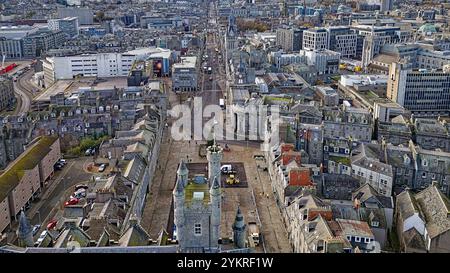 Aberdeen Écosse vue sur la Salvation Army Tower Union Street et Town House Clock Tower Banque D'Images