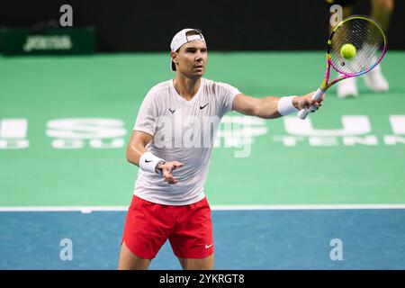 Malaga, Espagne. 19 novembre 2024. MALAGA, ESPAGNE - 19 NOVEMBRE : Rafa Nadal de Team Spain lors d'une séance d'essais avant la finale de la Coupe Davis 2024 au Palacio de Deportes Jose Maria Martin Carpena le 19 novembre 2024 à Malaga, Espagne. (Photo de Francisco Macia/photo Players images/Magara Press) crédit : Magara Press SL/Alamy Live News Banque D'Images