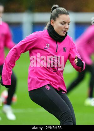 Johanna Rytting Kaneryd de Chelsea lors d'une séance d'entraînement au Cobham Training Ground, Londres. Date de la photo : mardi 19 novembre 2024. Banque D'Images