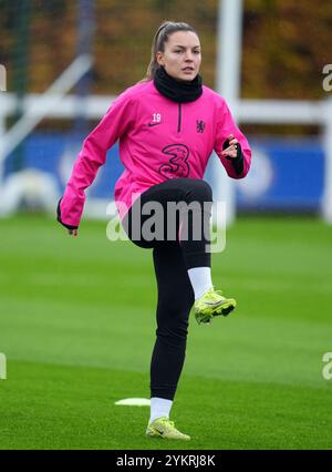 Johanna Rytting Kaneryd de Chelsea lors d'une séance d'entraînement au Cobham Training Ground, Londres. Date de la photo : mardi 19 novembre 2024. Banque D'Images