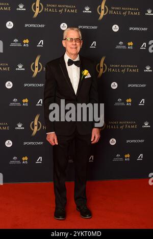 Melbourne, Australie. 18 novembre 2024. Geoff Hunt, légende du squash, assiste sur le tapis rouge pour le dîner de gala d'induction et de remise des prix du Sport Australia Hall of Fame au Crown palladium, Melbourne. (Photo de Alexander Bogatyrev/SOPA images/SIPA USA) crédit : SIPA USA/Alamy Live News Banque D'Images