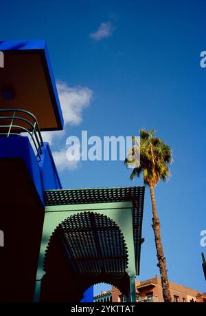 Dans la maison du couturier Yves Saint Laurent. Le jardin Majorelle à Marrakech au Maroc au Maghreb en Afrique du Nord Banque D'Images