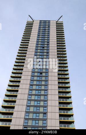 Highpoint Building 80 Newington Butts appartements de grande hauteur dans une tour résidentielle près de Elephant & Castle dans le sud de Londres Angleterre KATHY DEWITT Banque D'Images