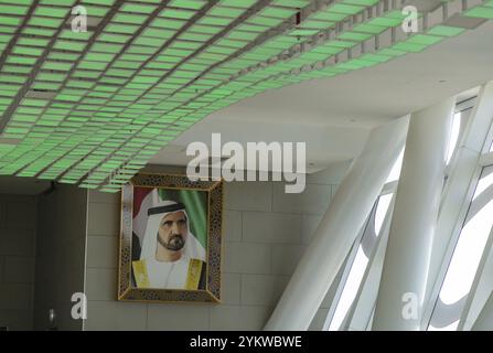 Une photo d'un portrait du cheikh Mohammed bin Rashid Al Maktoum à l'intérieur du cadre de Dubaï Banque D'Images