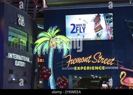 Une photo de l'entrée de la Fremont Street Experience Banque D'Images