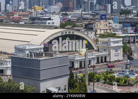 Une photo du Hua Lamphong, ou gare de Bangkok Banque D'Images