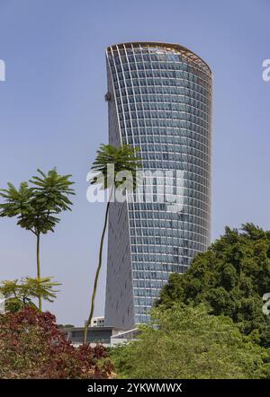 Une photo du bâtiment du siège du Département des travaux publics malaisien à Kuala Lumpur, ou Menara kerja Raya Banque D'Images