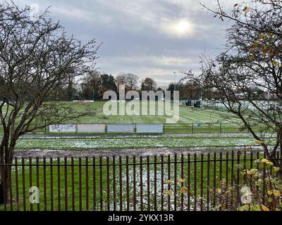 Terrain de cricket et de football de Maghull. Terrains de jeu Old Hall Maghull Banque D'Images