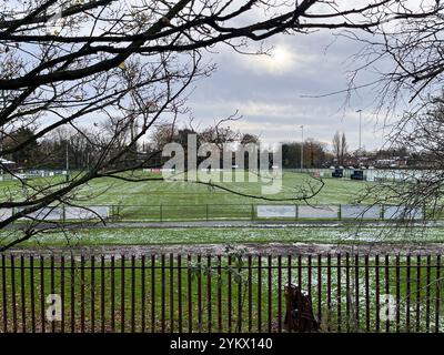 Terrain de cricket et de football de Maghull. Terrains de jeu Old Hall Maghull Banque D'Images