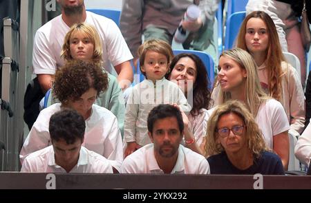 Malaga, Espagne. 19 novembre 2024. Xisca Perello et son fils Rafael Nadal Jr lors de la Copa Davis 2024 à Malaga le mardi 19 novembre 2024. Crédit : CORDON PRESS/Alamy Live News Banque D'Images