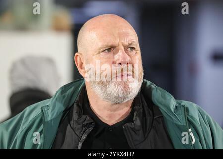 L'entraîneur-chef du FC Torpedo Kutaisi Steve Kean lors du match de la ligue de football géorgienne 2024 entre le FC Iberia Tbilissi et le FC Torpedo Kutaisi au Banque D'Images