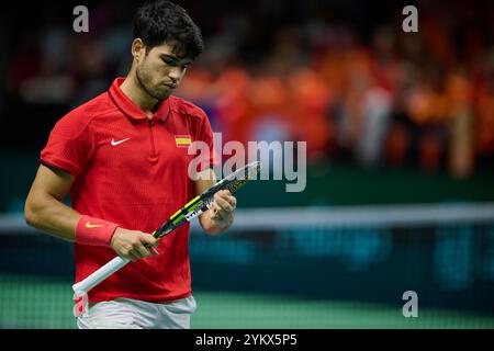 Carlos Alcaraz de l'équipe d'Espagne en action contre Tallon Griekspoor de l'équipe des pays-Bas vu en action lors des quarts de finale Coupe Davis finale 8 en simple Banque D'Images