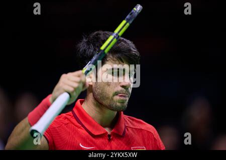 Carlos Alcaraz de l'équipe d'Espagne en action contre Tallon Griekspoor de l'équipe des pays-Bas vu en action lors des quarts de finale Coupe Davis finale 8 en simple Banque D'Images
