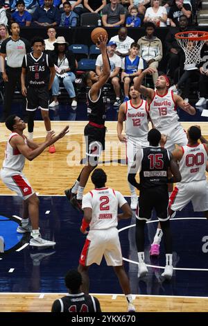 Frisco, Texas, États-Unis. 17 novembre 2024. Phil Wheeler #23 de Texas Legends se dirige vers le panier contre Memphis Hustle lors du match de saison régulière de la NBA G League au Comerica Center. Score final Texas Legends 85-90 Memphis Hustle le 17 novembre 2024 à Frisco, Texas. (Crédit image : © Javier Vicencio/eyepix via ZUMA Press Wire) USAGE ÉDITORIAL SEULEMENT! Non destiné à UN USAGE commercial ! Banque D'Images