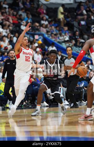 Frisco, Texas, États-Unis. 17 novembre 2024. Jazian Gortman #00 de Texas Legends se dirige vers le panier contre Memphis Hustle lors du match de saison régulière de la NBA G League au Comerica Center. Score final Texas Legends 85-90 Memphis Hustle le 17 novembre 2024 à Frisco, Texas. (Crédit image : © Javier Vicencio/eyepix via ZUMA Press Wire) USAGE ÉDITORIAL SEULEMENT! Non destiné à UN USAGE commercial ! Banque D'Images