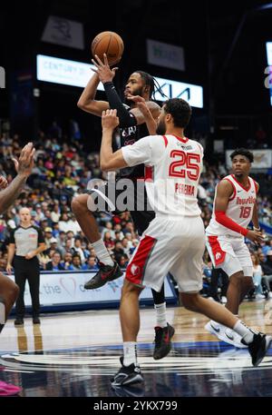 Frisco, États-Unis. 17 novembre 2024. Phil Wheeler #23 de Texas Legends se dirige vers le panier contre Memphis Hustle lors du match de saison régulière de la NBA G League au Comerica Center. Score final Texas Legends 85-90 Memphis Hustle le 17 novembre 2024 à Frisco, Texas. (Photo de Javier Vicencio/Eyepix Group/SIPA USA) crédit : SIPA USA/Alamy Live News Banque D'Images