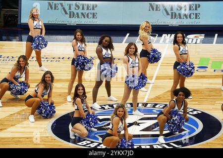 Frisco, États-Unis. 17 novembre 2024. Texas Legends cheerleaders lors du match entre Texas Legends et Memphis Hustle lors du match de saison régulière de la NBA G League au Comerica Center. Score final Texas Legends 85-90 Memphis Hustle le 17 novembre 2024 à Frisco, Texas. (Photo de Javier Vicencio/Eyepix Group/SIPA USA) crédit : SIPA USA/Alamy Live News Banque D'Images