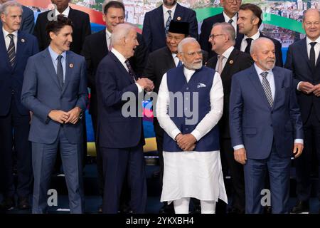 19 novembre 2024, Rio de Janeiro, Rio de Janeiro, Brésil : Rio de janeiro (rj), 11/19/2024 Ã¢â‚¬' g20/rj - le président brésilien luiz inacio lula da silva accompagné de joe biden, président des états-unis, premier ministre de l'inde Norendra Modi, premier ministre du canada justin trudeau, président de la france emmanuel macron, premier ministre de l'olaf scholzl, premier ministre de l'australie anthony albanese, président de l'indonésie prabowo subianto, lors d’une photo officielle du sommet des dirigeants du g20 au musée d’art moderne (mam), ce mardi 19 novembre 2024, dans la ville de rio de janeiro. ( Banque D'Images