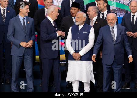 19 novembre 2024, Rio de Janeiro, Rio de Janeiro, Brésil : Rio de janeiro (rj), 11/19/2024 Ã¢â‚¬' g20/rj - le président brésilien luiz inacio lula da silva accompagné de joe biden, président des états-unis, premier ministre de l'inde Norendra Modi, premier ministre du canada justin trudeau, président de la france emmanuel macron, premier ministre de l'olaf scholzl, premier ministre de l'australie anthony albanese, président de l'indonésie prabowo subianto, lors d’une photo officielle du sommet des dirigeants du g20 au musée d’art moderne (mam), ce mardi 19 novembre 2024, dans la ville de rio de janeiro. ( Banque D'Images