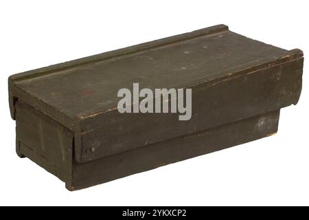 Mines terrestres primitives des séries PMD-6, PMD-7 et PMD-57 de l'Union soviétique. Isolé sur fond blanc. Banque D'Images