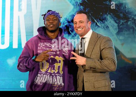 LONDRES, ROYAUME-UNI. 19 Nov 24. Olajide Olayinka Williams 'JJ' Olatunji (aka KSI) (à gauche) et Karl Sauerland (Head of Misfits Boxing) (à droite) pendant Misfits Boxing présentent Fury vs Till Launch Conférence de presse à Leonardo London City le mardi 19 novembre 2024 à LONDRES, ANGLETERRE. Crédit : Taka G Wu/Alamy Live News Banque D'Images