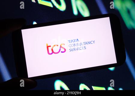Pologne. 19 novembre 2024. Dans cette illustration photo, le logo de la société Tata Consultancy services est affiché sur un écran de smartphone. (Photo de Piotr SWAT/SOPA images/SIPA USA) *** strictement à des fins éditoriales *** crédit : SIPA USA/Alamy Live News Banque D'Images