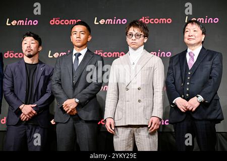 La championne incontestée des poids-faibles Naoya Inoue, deuxième à droite, et le champion poids-faibles du WBO Yoshiki Takei, deuxième à gauche, assistent à une conférence de presse avec le président de l'Ohhashi Boxing Gym Hideyuki Ohashi, à droite, et l'entraîneur de Takei Akira Yaegashi, à gauche, pour annoncer que leur prochain titre défenses aura lieu à Ariake Arena le 24 décembre, au Capitol Hotel Tokyu à Tokyo, Japon, octobre. 24, 2024. Crédit : Hiroaki Finito Yamaguchi/AFLO/Alamy Live News Banque D'Images