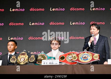 Hideyuki Ohashi, président de l'Ohhashi Boxing Gym, à droite, s'exprime en tant que champion du monde des poids lourds super Naoya Inoue, au centre, et Yoshiki Takei, champion des poids lourds WBO, à gauche, assistent à une conférence de presse pour annoncer que leur prochain titre défenses aura lieu à Ariake Arena le 24 décembre, au Capitol Hotel Tokyu à Tokyo, Japon, octobre. 24, 2024. Crédit : Hiroaki Finito Yamaguchi/AFLO/Alamy Live News Banque D'Images