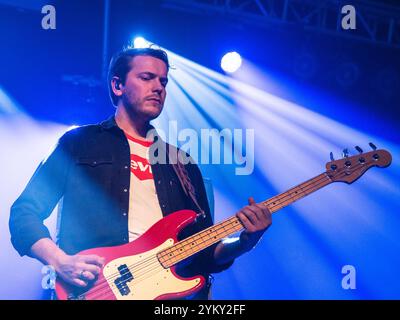 Keele, Royaume-Uni. 19 novembre 2024. Jamie Webster et son groupe jouent au Keele University Students Union dans le cadre de sa tournée hivernale au Royaume-Uni. Crédit Ian Knight/Alamy Live News Banque D'Images