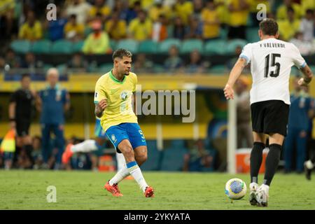 Salvador, Brésil. 20 novembre 2024. SALVADOR, BRÉSIL - 19 NOVEMBRE : Bruno Guimarães du Brésil lors du match de qualification pour la Coupe du monde entre le Brésil et l'Uruguay au stade fonte Nova Arena le 20 novembre 2024 à Salvador, Brésil. (Richard Callis/SPP) crédit : photo de presse sportive SPP. /Alamy Live News Banque D'Images