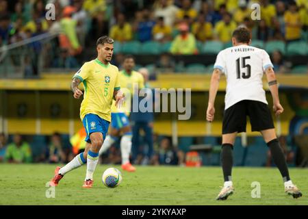 Salvador, Brésil. 20 novembre 2024. SALVADOR, BRÉSIL - 19 NOVEMBRE : Bruno Guimarães du Brésil lors du match de qualification pour la Coupe du monde entre le Brésil et l'Uruguay au stade fonte Nova Arena le 20 novembre 2024 à Salvador, Brésil. (Richard Callis/SPP) crédit : photo de presse sportive SPP. /Alamy Live News Banque D'Images